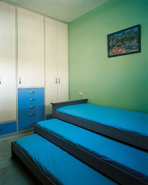 Dormitorul lui Tzvika, 9 ani