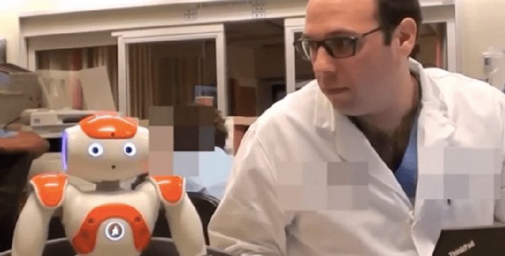 A fost testat primul robot IA care poate asista la nastere