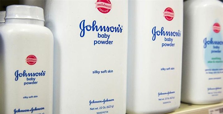 Reuters: Johnson & Johnson știa de câteva zeci de ani că pudra de talc produsă conține azbest