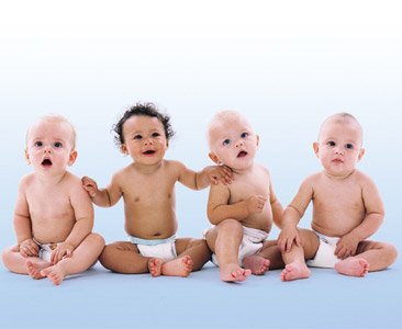 Bebeluşii fericiţi recomandă noua NIVEA Apă delicată de curăţare