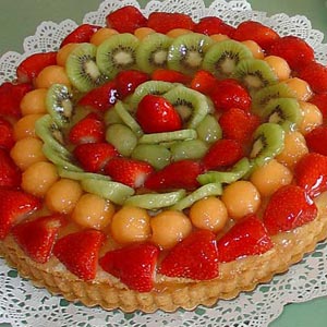 Tarta cu crema si fructe
